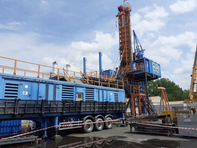 Baustelle einer Tiefengeothermieanlage an der Heinrich‑Mann‑Allee in Potsdam