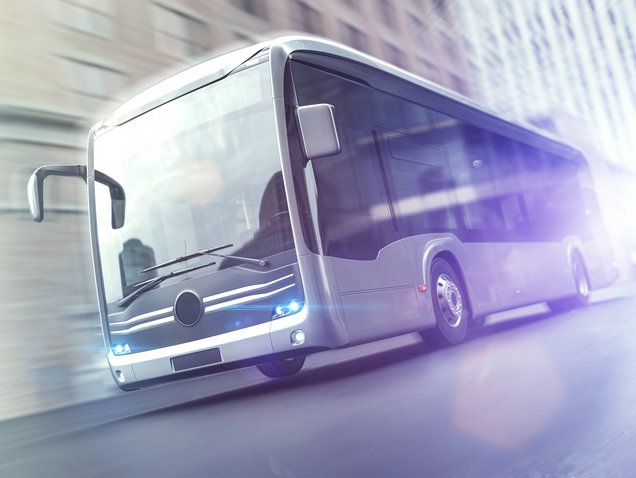 Ein entgegenkommender Elektrobus.